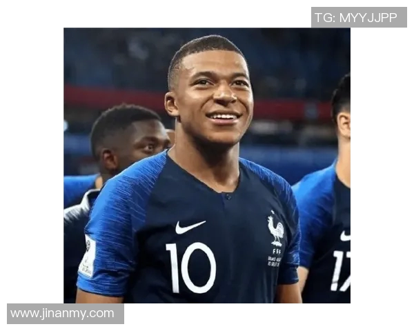 2023年备受瞩目的足球明星盘点及其精彩表现分析