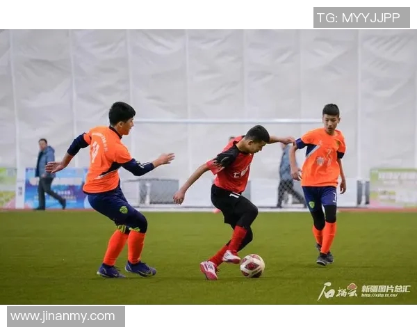 新疆足球明星风采展示与成就回顾精彩瞬间尽在其中