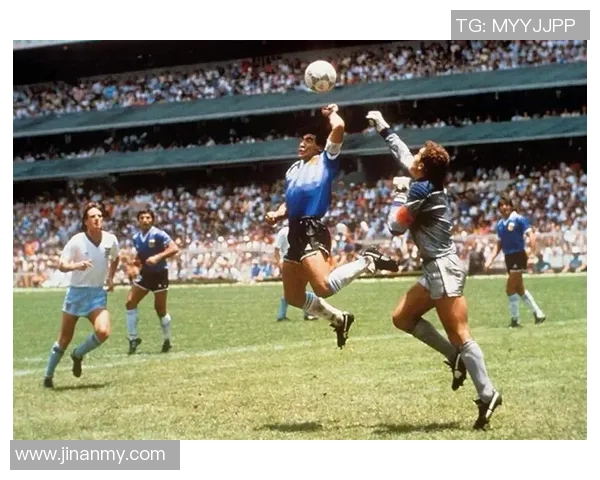 天秤座足球明星的魅力与成就探秘踢足球的精彩人生