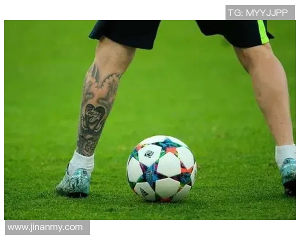 足球明星们的独特纹身图案揭秘与背后的故事分享 足球明星们的独特纹身图案揭秘与背后的故事分享