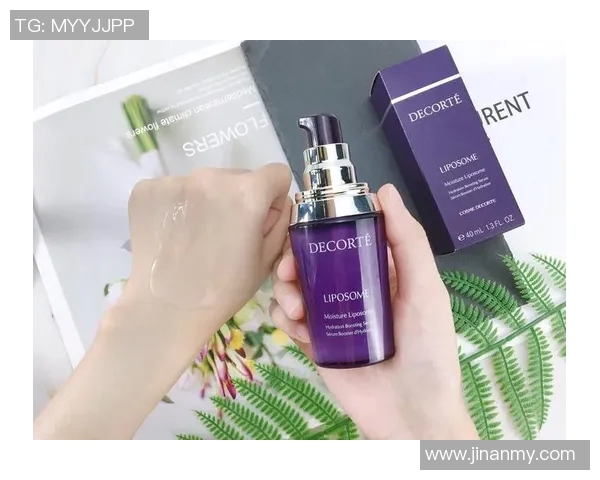 足球明星黛珂的个人简介与精彩图片展示